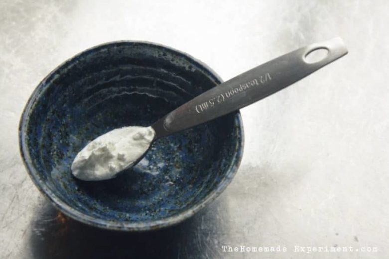 Deodorant Powder with Baking Soda & Cornstarch