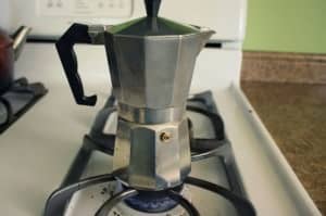 how to use a moka pot