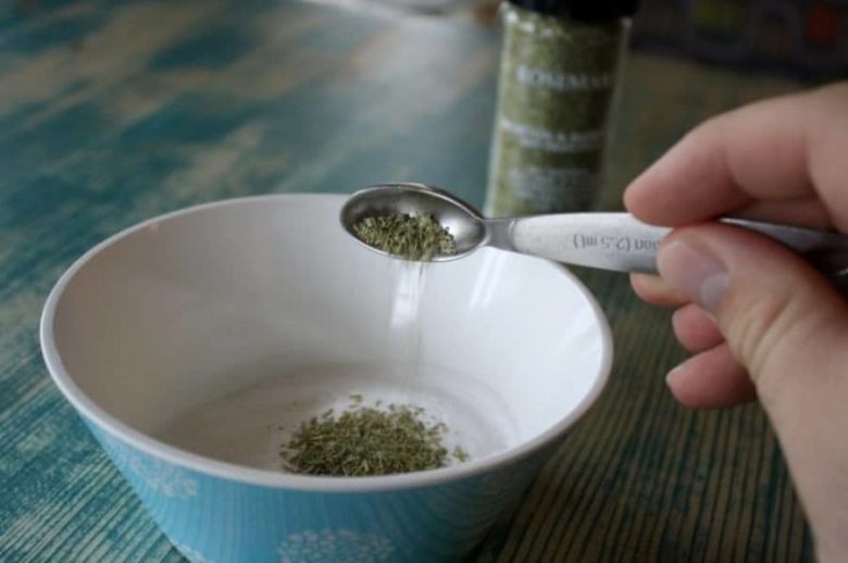 Homemade Carpet Freshener Powder with Baking Soda