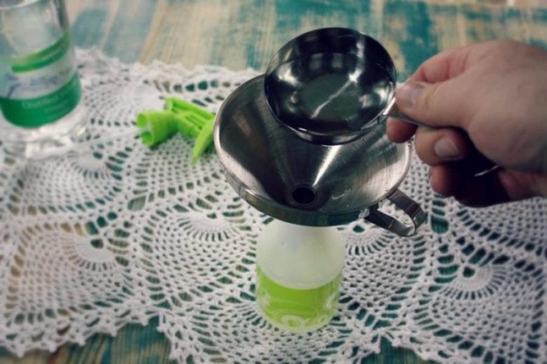 Basic Homemade Glass Cleaner (Alcoholfree)