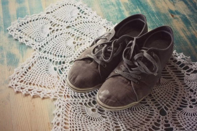 Homemade Natural Shoe Deodorizer & Freshener